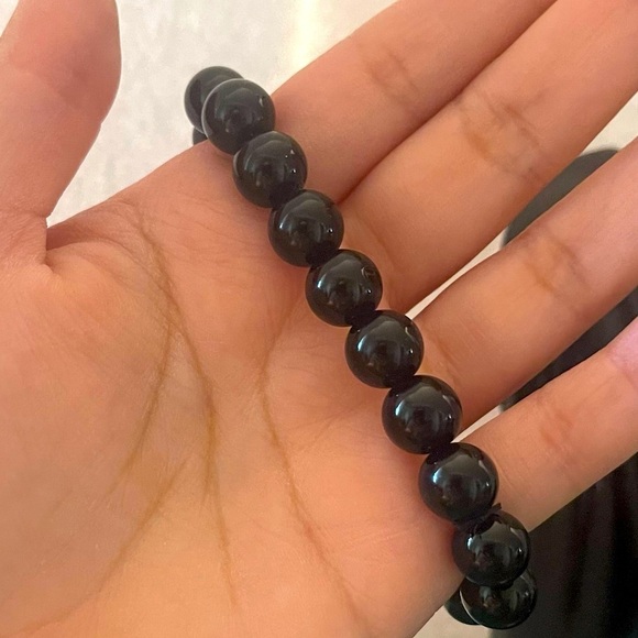 Black tourmaline beaded adjustable bracelet - Picture 2 of 3